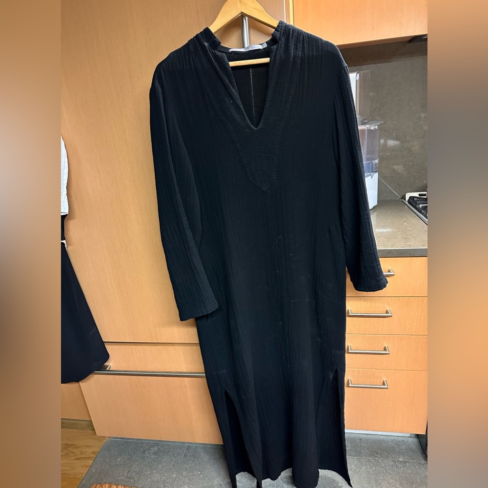 Ocean & Main, Black Cotton Gauze Caftan Pointed Bib Front with Short Side Slits